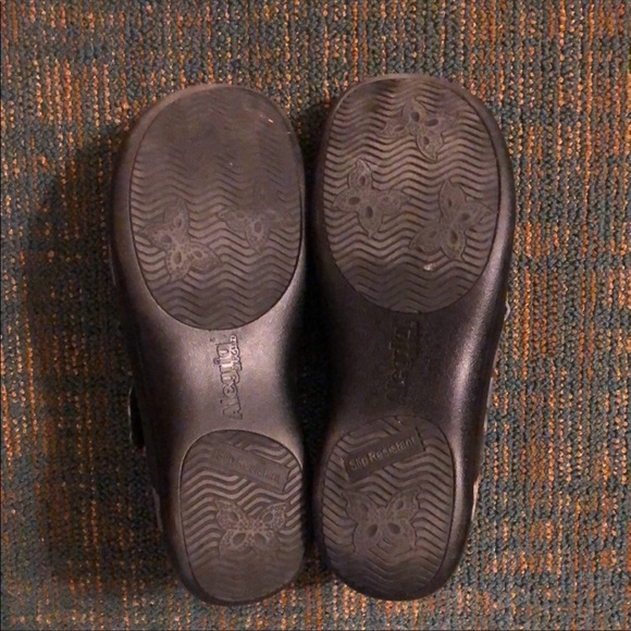 Alegria PG Lite Kaitlyn Black Patina Leather MaryJane Clog/Size: 37, (US 7/7.5) - Picture 9 of 11